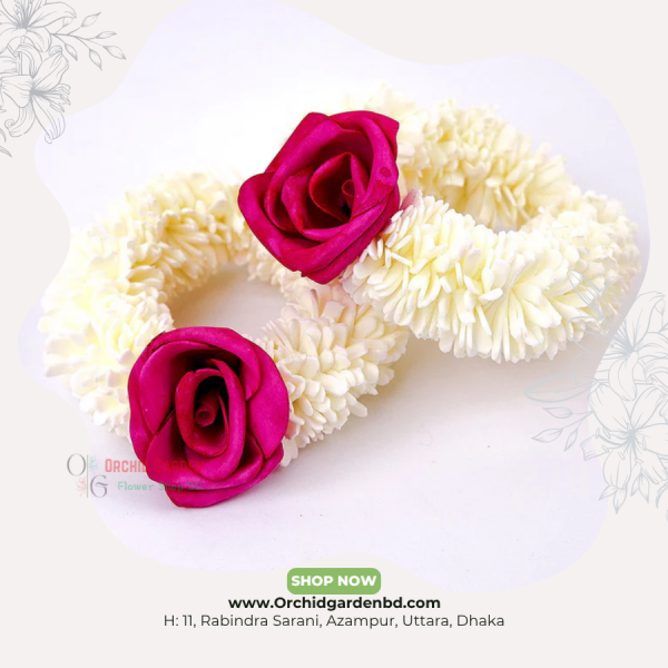 Rajanigandha Gajra with rose 1 Piece